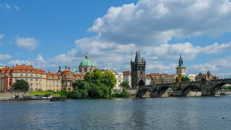 From Vienna: Full-Day Trip to Prague - Key points to know before booking