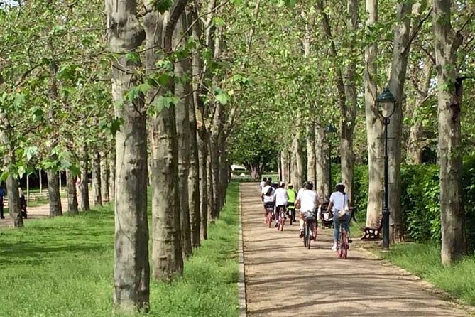 Full-Day All-in-One Electric Bike Tour of Prague (7hrs) - Lennon Wall, Crawling Babies, and David Černý’s art