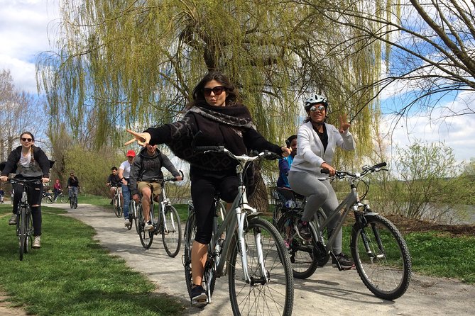 Full-Day Countryside E-Bike Tour to Karlstejn Castle (small group - Along the Berounka through Cernosice