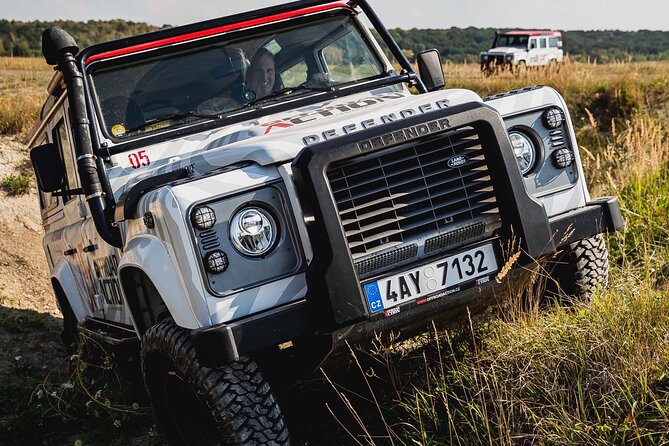 Full-day Land Rover driving off-road experience Prague - Lunch in the fields, not a restaurant stop