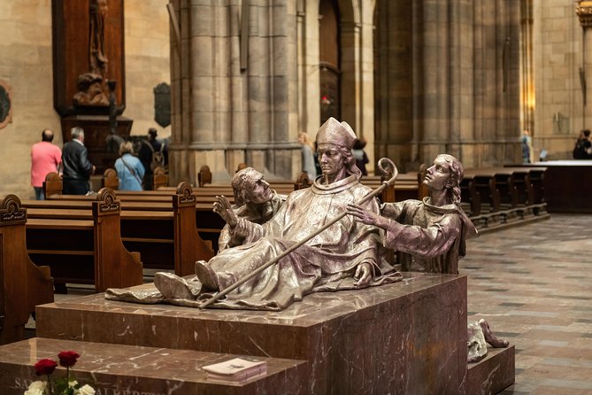 Full-Day Prague Tour with Prague Castle, Lunch and Vltava Cruise - A Czech lunch with useful warnings about extras