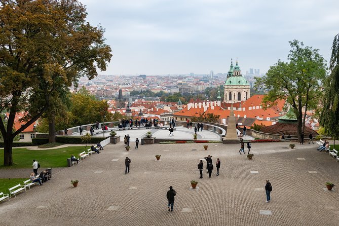 Full-Day Prague Tour with Prague Castle, Lunch and Vltava Cruise - Guides, group size, and the practical experience