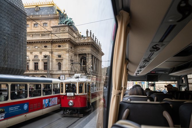 Full-Day Prague Tour with Prague Castle, Lunch and Vltava Cruise - Charles Bridge and the walk into Old Town