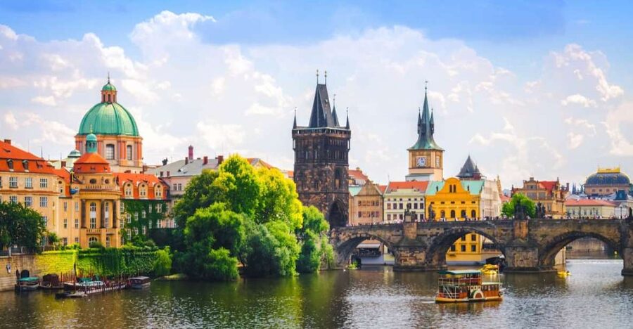 Full-Day Private Trip from Vienna to Prague - Prague Castle and the first city view