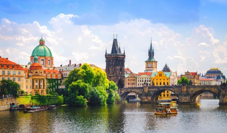 Full-Day Private Trip from Vienna to Prague - Leaving Vienna in a private comfort car