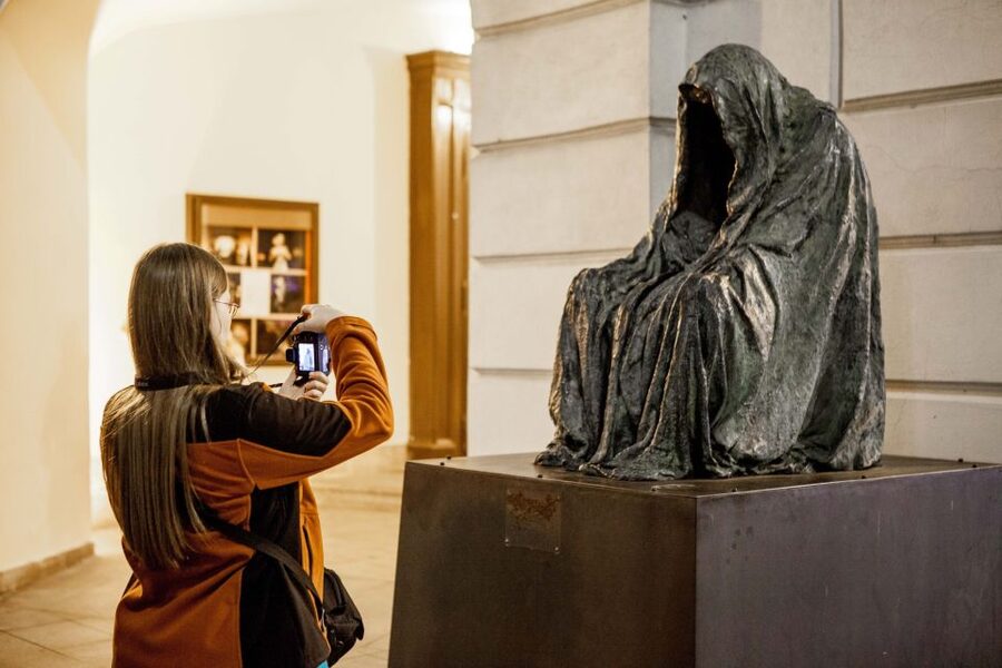 Ghost Walking Tour of Prague - The Jewish Quarter and old cemetery