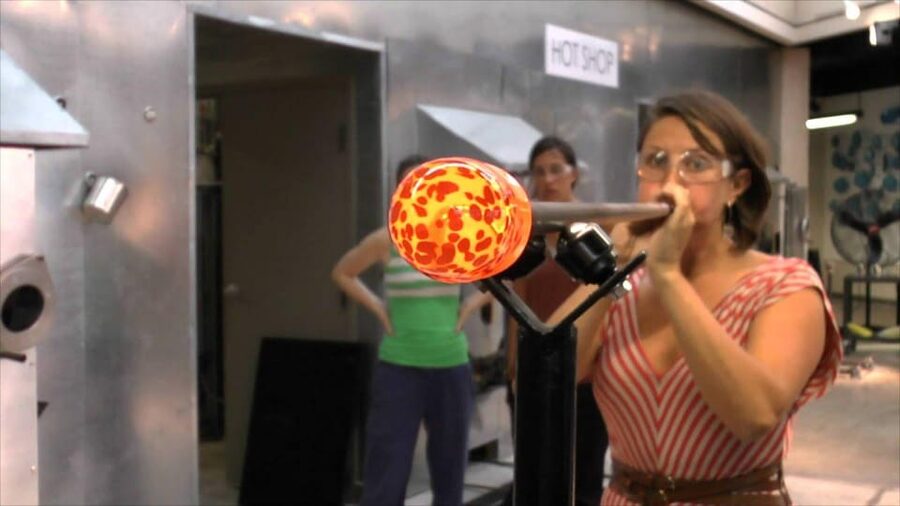 Glass blowing in Prague - Making a souvenir that needs time