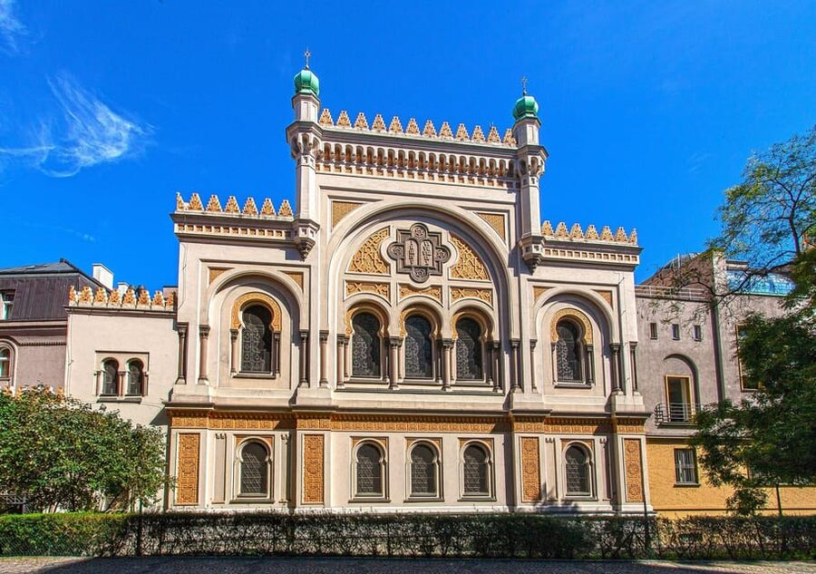 Go City Prague Pass - Top Attractions and Hop-On Hop-Off Bus - Who will like this pass most