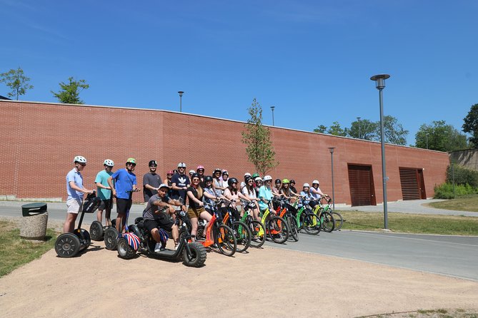 Grandiose half-day guided tour of Prague on Segway and eScooter - Starting at Malá Strana with careful training