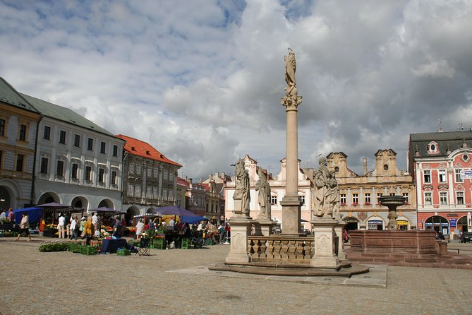 Half-Day Trip to Kutna Hora+Bone Church and Free Time from Prague - Guides, language, and the human side of the tour