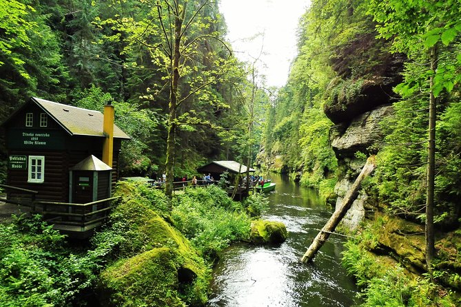 Hiking in Bohemian Switzerland - a day trip from Prague - From Prague Main Station to Hřensko