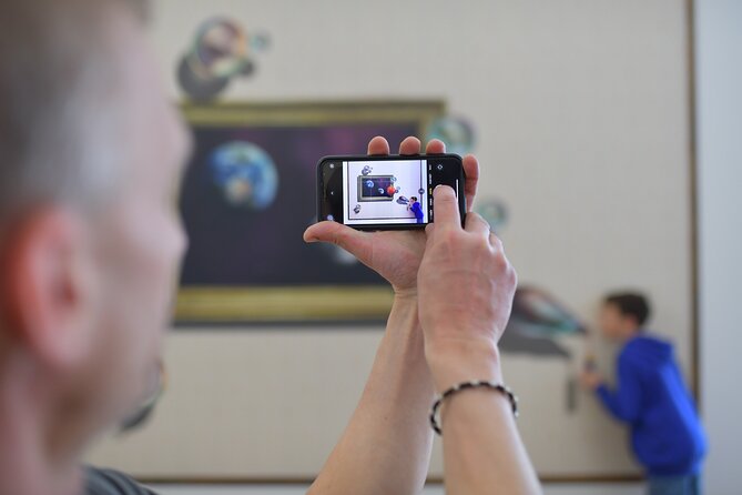 IAM Illusion Art Museum Prague Fast Pass Ticket - Getting the best photographs from the exhibits