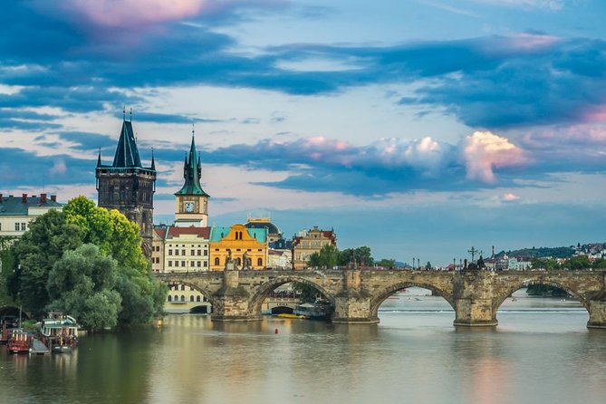 Johnny's Prague Photography Tour - Charles Bridge: Finding Quieter Photo Positions