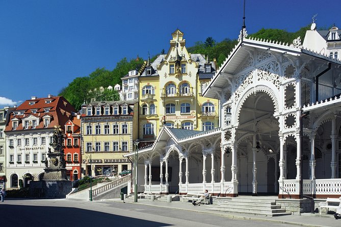 Karlovy Vary day trip from Prague with lunch - The Moser Glass Museum in 30 minutes