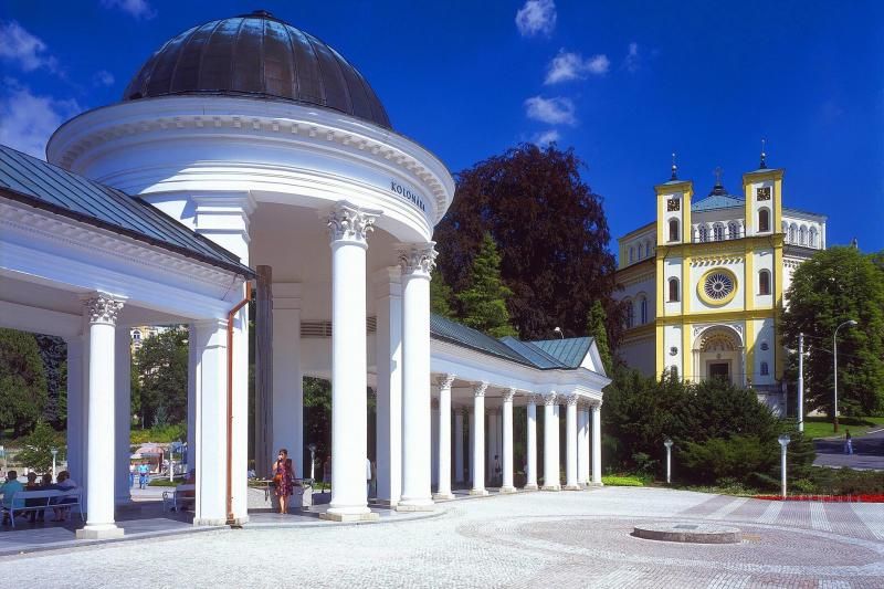 Karlovy Vary & Marianske Lazne Tour from Prague with Lunch - Lunch helps keep a long day moving