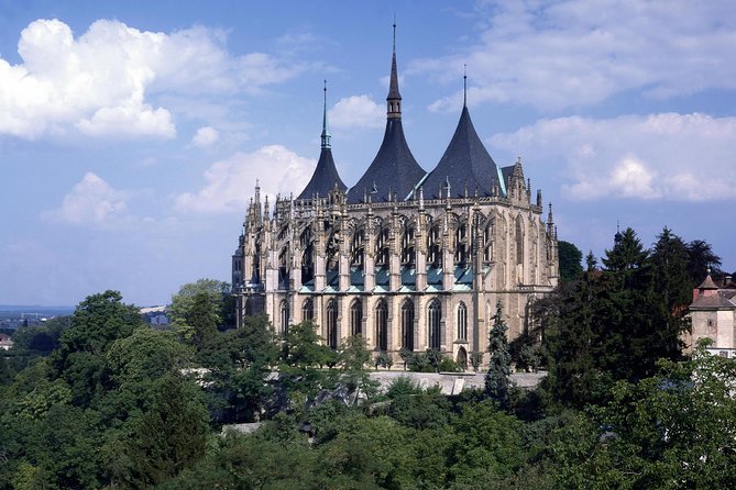 Kutna Hora Half-Day, Incl. the Bone Church & St.Barbara Cathedral - The road from Prague: useful transport, limited scenery time