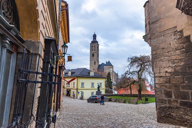 Kutná Hora Medieval Town in Vintage Cabrio car - Sedlec Ossuary: thirty minutes underground