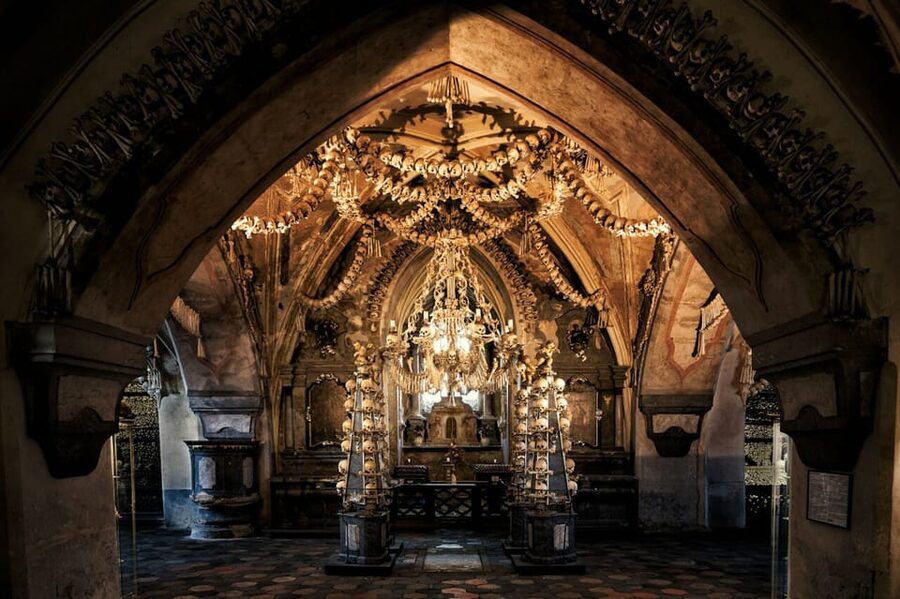 Kutná Hora: Sedlec Ossuary Skip-the-Line Ticket & Audioguide - Walking five minutes to the Cathedral of the Assumption