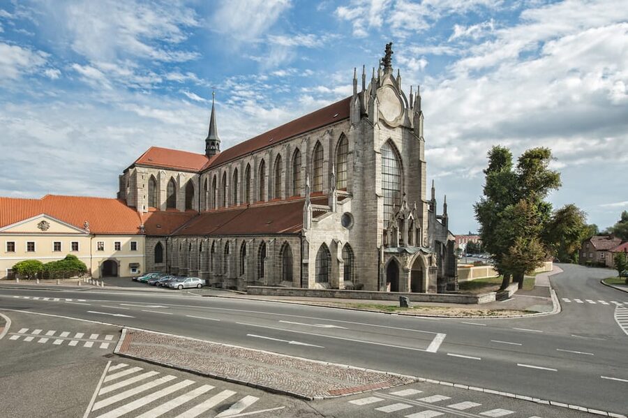 Kutná Hora: Sedlec Ossuary Skip-the-Line Ticket & Audioguide - Practical tips for a smoother Sedlec visit