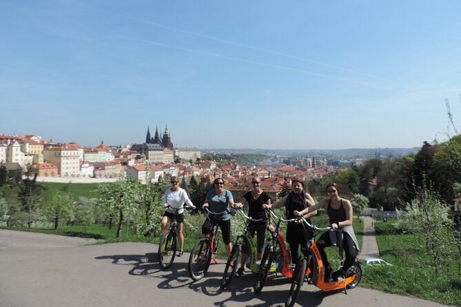 Live-Guided e-Scooter Tour of the Old Town of Prague, 60 min - Guide quality can shape the whole hour