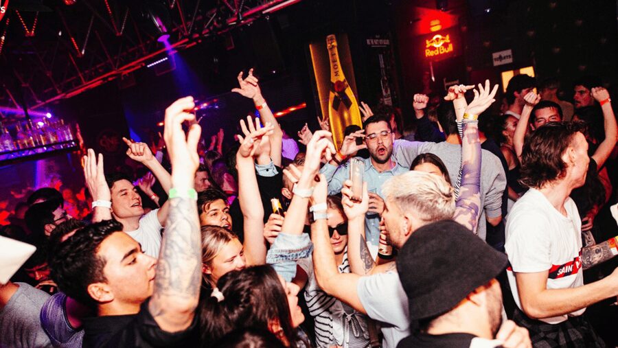 Monday Party in Prague | Admission Ticket - The -1 floor: Latin and pop hits all night