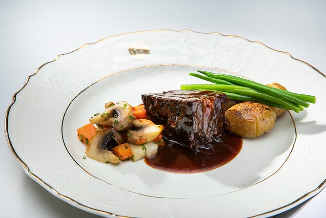 Mozart Concert and Dinner in Prague - Service and the pace of the room