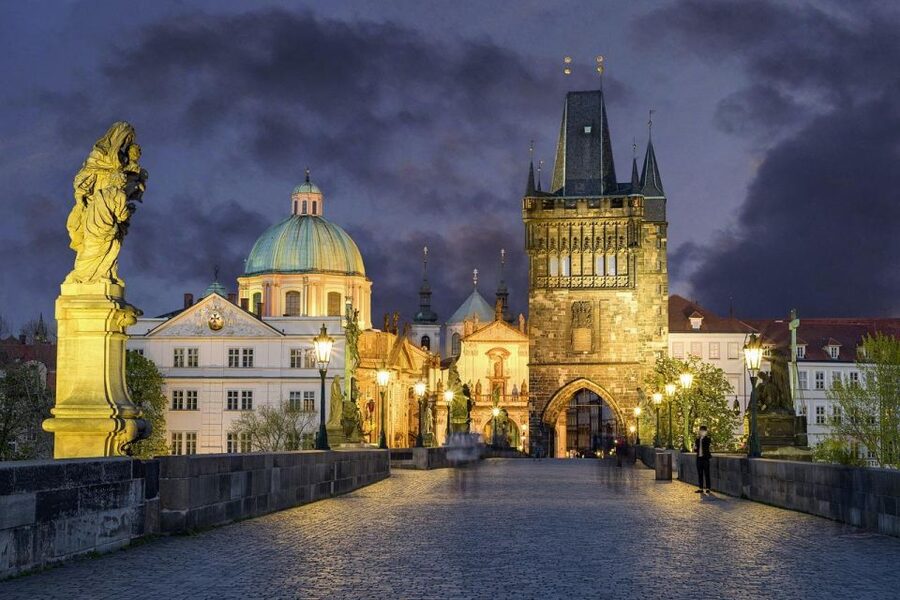 Night tour: Dark Side of Prague with Craft Beer - The Lesser Town atmosphere