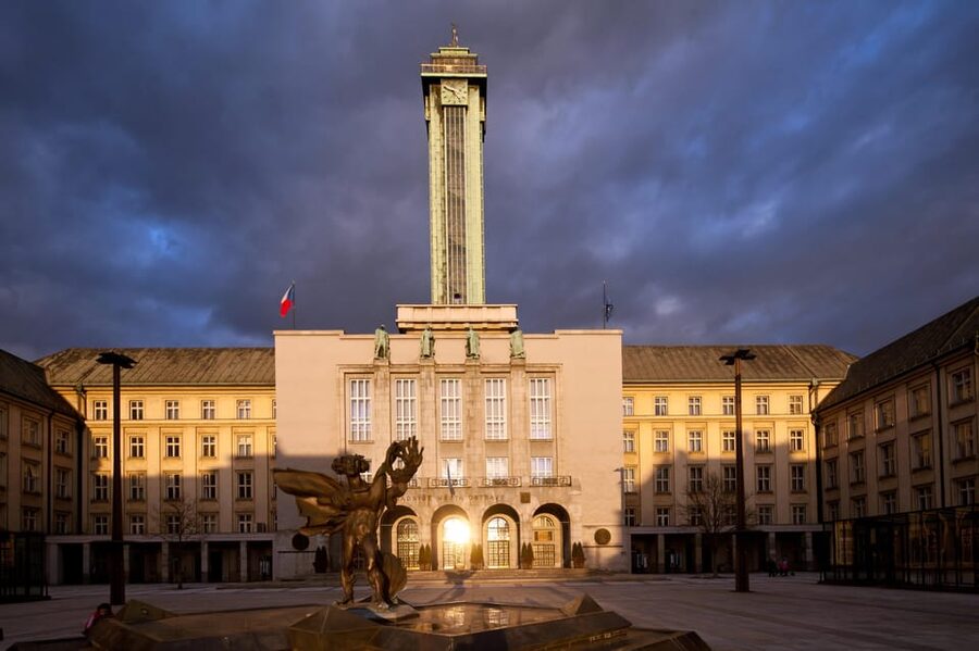 Ostrava: Entrance to the viewing tower of the new town hall - Arriving at the New Town Hall entrance