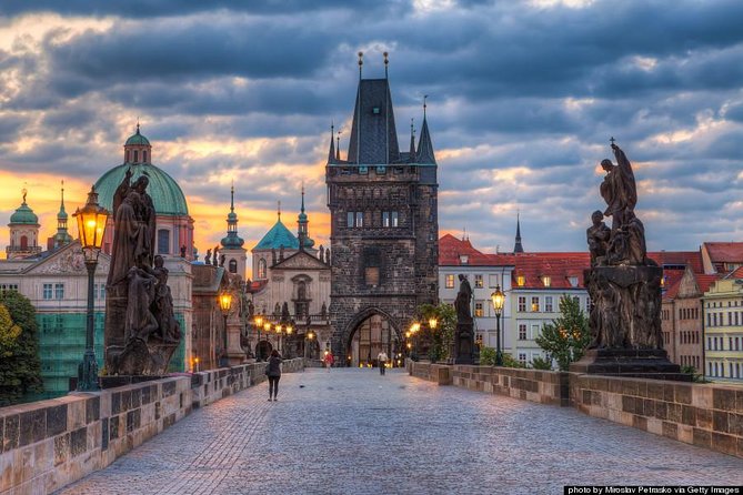 Pedestrian tour of Prague in Spanish - Starting at Wenceslas Square at 10 a.m.
