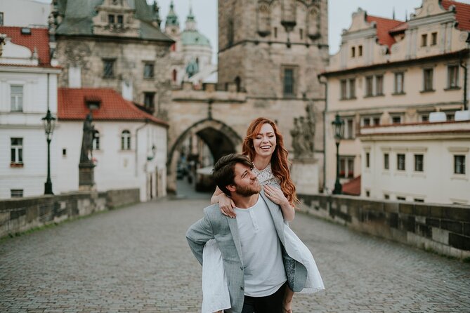 Photographer in Prague - Couple, engagement & portrait photoshoot - What the one-hour Prague itinerary is really like