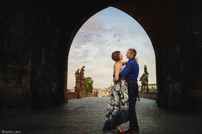 photoshoot in prague - Braulio’s style: direction, warmth, and local advice