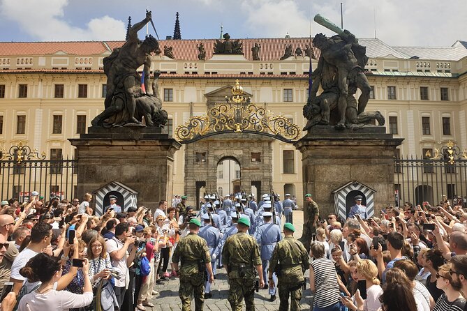 Prague: 1-Hour Castle Tour With Fast-GET Admission Ticket - Why the one-hour format works