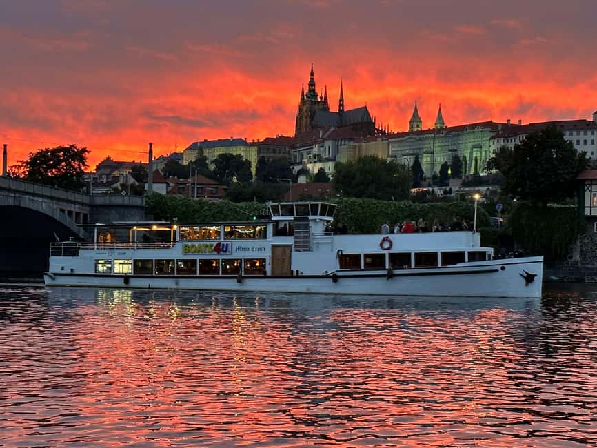 Prague: 1-hour Cruise with Audio Guide - What the Maria Croon adds to the ride