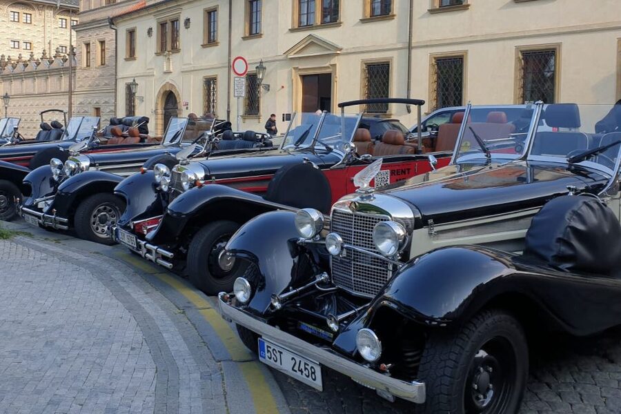 Prague: 1-Hour Private Tour in Vintage Car - Why a vintage car works well in Prague