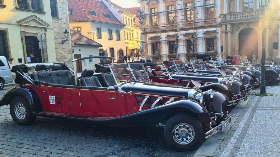 Prague: 1-Hour Private Tour in Vintage Car - Josefov, the Old New Synagogue, and Rudolfinum
