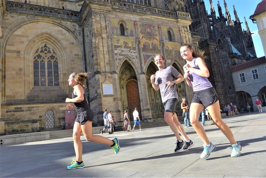Prague 1-Hour Sight Running Tour - Old Town lanes, courtyards, and quiet corners