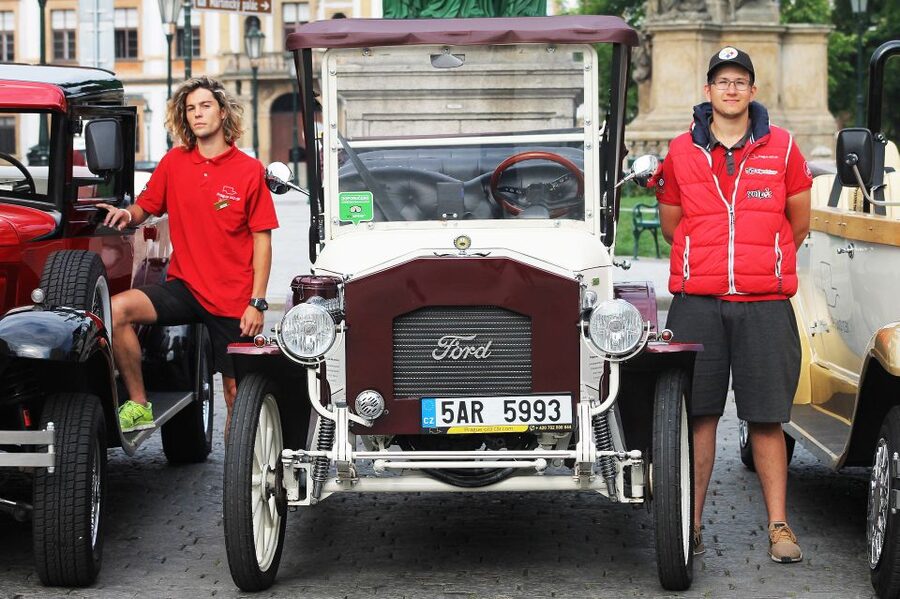 Prague: 1-Hour Vintage Car Tour - Should you book the Prague vintage car tour?