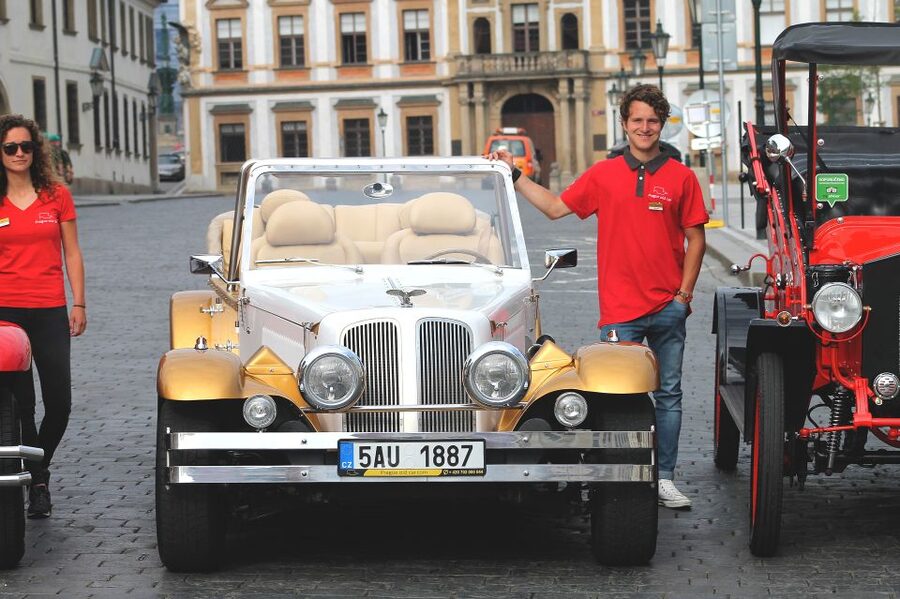 Prague: 1-Hour Vintage Car Tour - Who should book this Prague car ride?