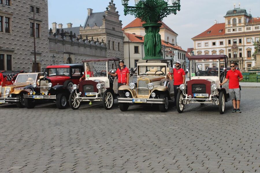 Prague: 1-Hour Vintage Car Tour - The route: Old Town views and Prague’s grand landmarks