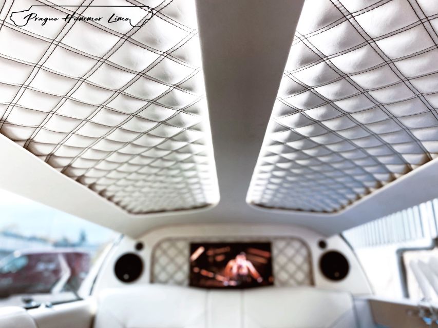 Prague: 1-Hour Vintage Limousine Rental - The champagne welcome and onboard setup