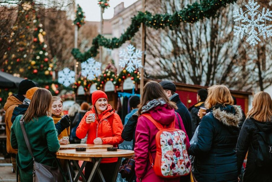 Prague: 2-3h Magical Christmas Markets Tour with Inclusions - What the 150-minute schedule feels like