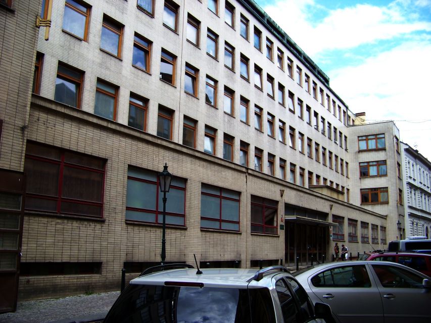 Prague: 2-Hour Back to Communism Walking Tour - Key points before you book