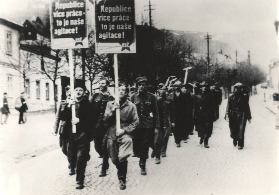 Prague: 2-Hour Back to Communism Walking Tour - The opening lesson: socialism, communism, and Prague
