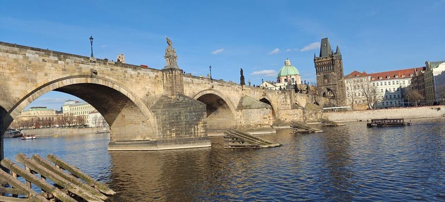 Prague: 2-Hour Historic Boat Cruise with Delicious Lunch - Planning the day around the cruise