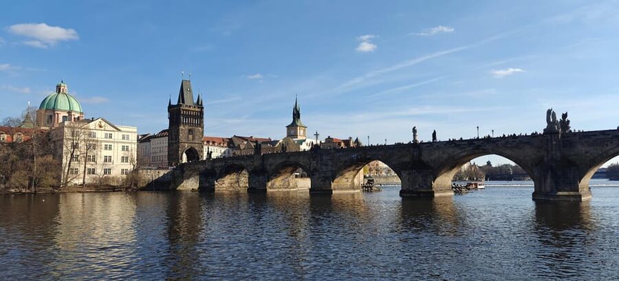 Prague: 2-Hour Historic Boat Cruise with Delicious Lunch - Lock passages and the rhythm of the ride
