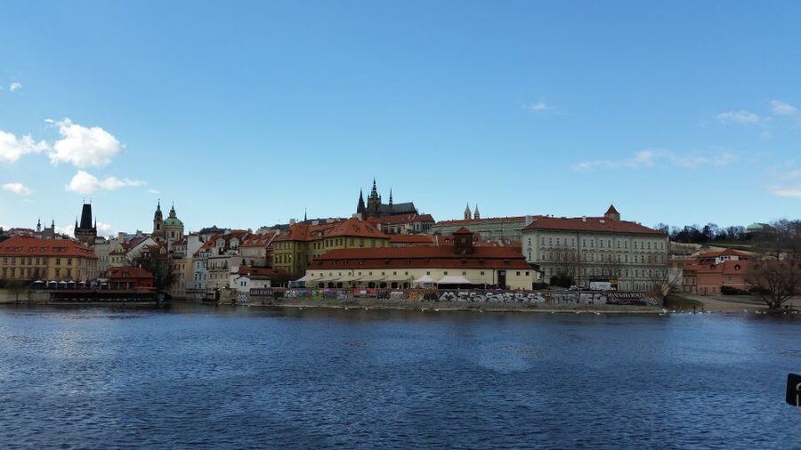 Prague: 2-Hour Lunch Cruise on the Vltava River - What the buffet brings to the experience