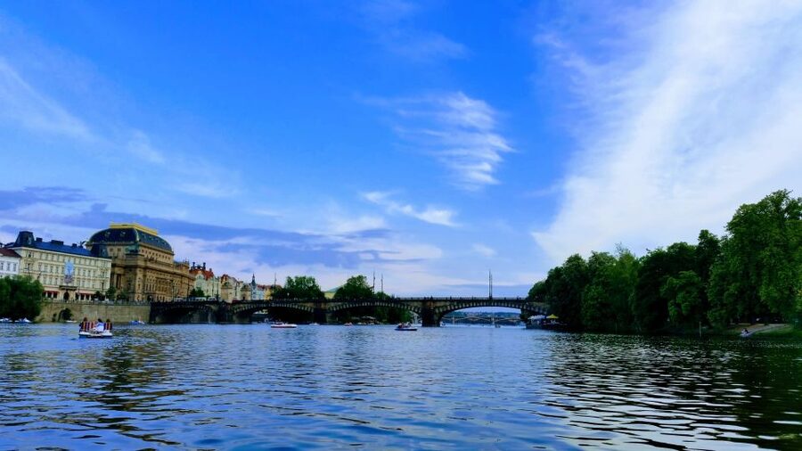 Prague: 2-Hour Lunch Cruise on the Vltava River - How much value do you get for $57?