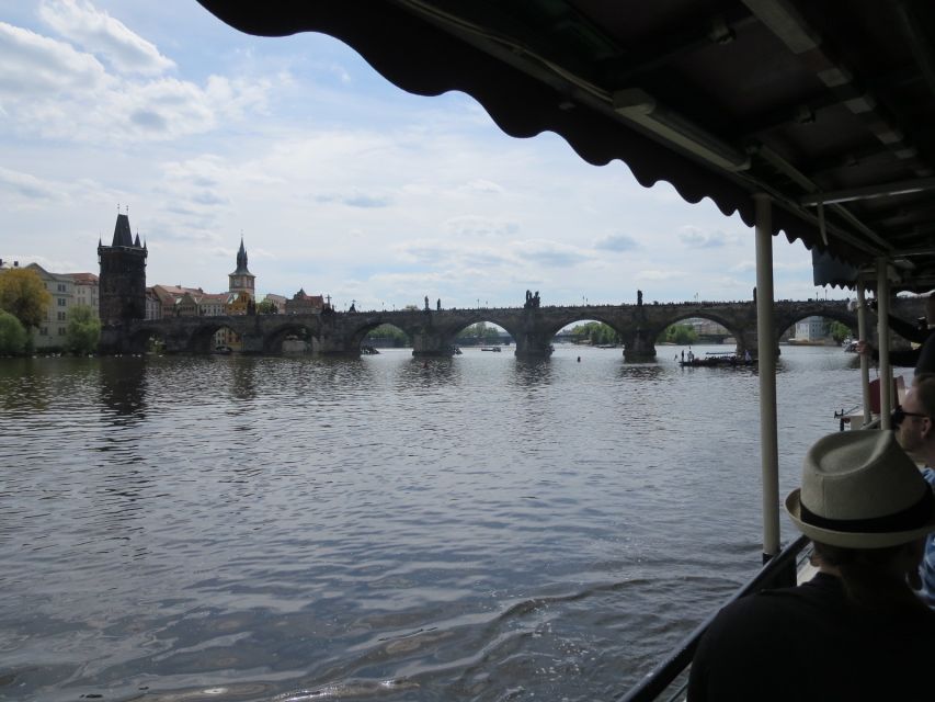 Prague: 2-Hour Lunch Cruise on the Vltava River - Finding the yellow kiosk at Old Town Square