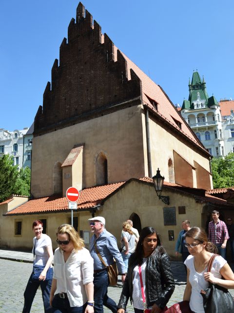 Prague: 2-Hour Old Town and Jewish Ghetto Walking Tour - Is $23 good value for two hours?
