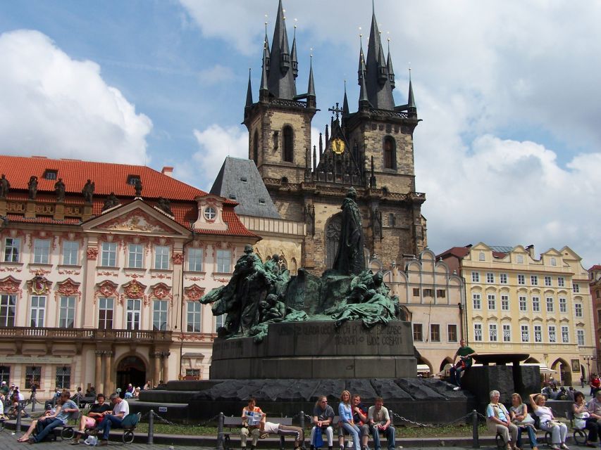 Prague: 2-Hour Old Town and Jewish Ghetto Walking Tour - Charles University and Prague’s culture of learning